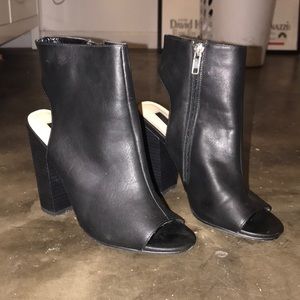 FOREVER 21 • Cut Out Booties